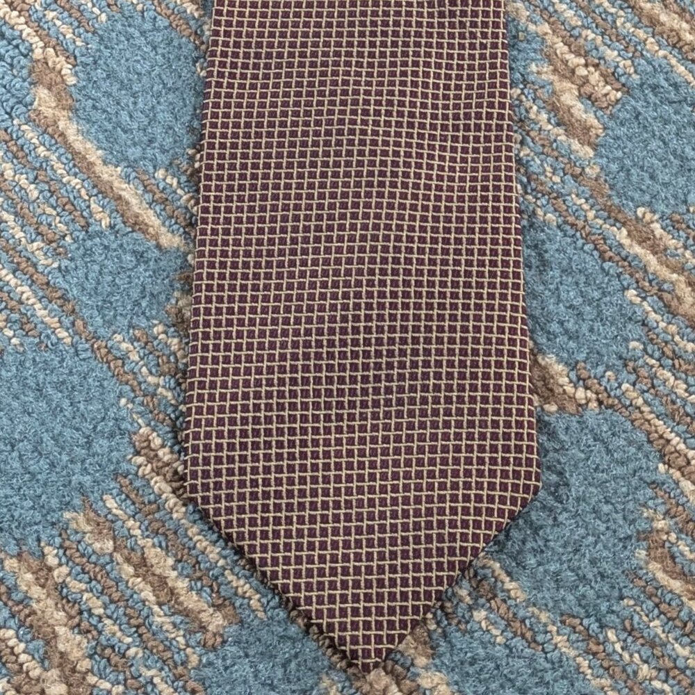 BROOKS BROTHERS MAKERS TIE GEOMETRIC PATTERN SILK MADE IN USA RED GOLD VINTAGE